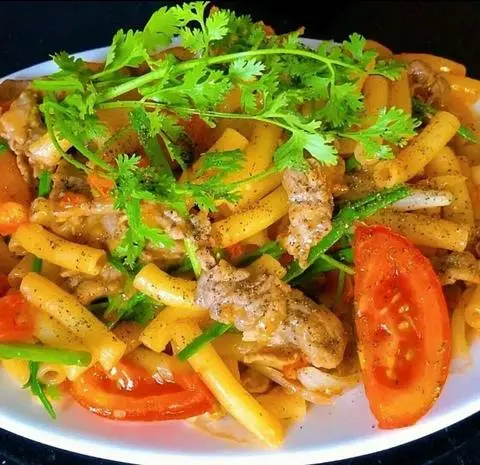 Hình ảnh Nui xào bò