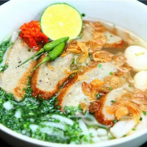 Hình ảnh Bánh Canh tôm chả cá trứng cút