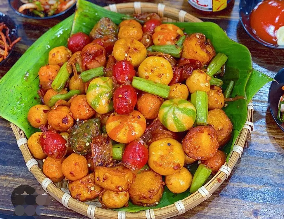 Hình ảnh cá viên chiên sốt thái chua cay size  