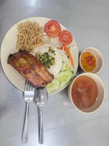 Hình ảnh Cơm tấm sườn cọng , Bì