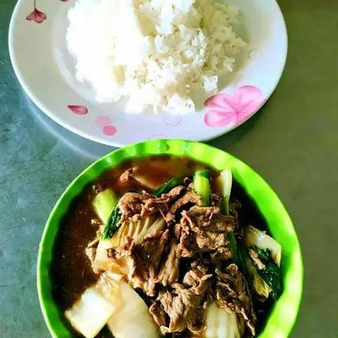 Hình ảnh Cơm trắng bò xào