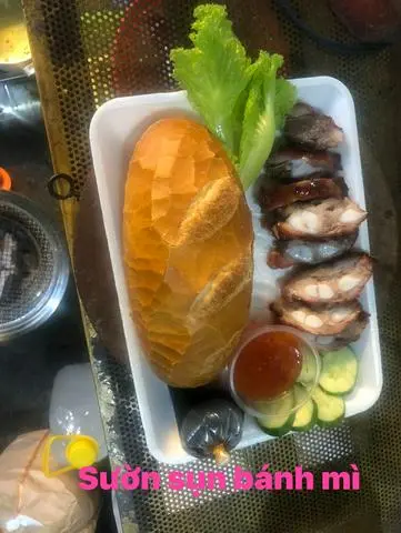 Hình ảnh bánh mì sườn sụn 