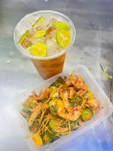 Hình ảnh Chân Gà Sốt Thái + Trà Tắc 