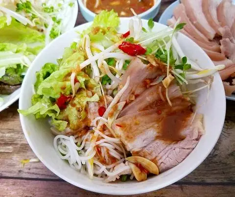 Hình ảnh Bún thịt luộc thập cẩm