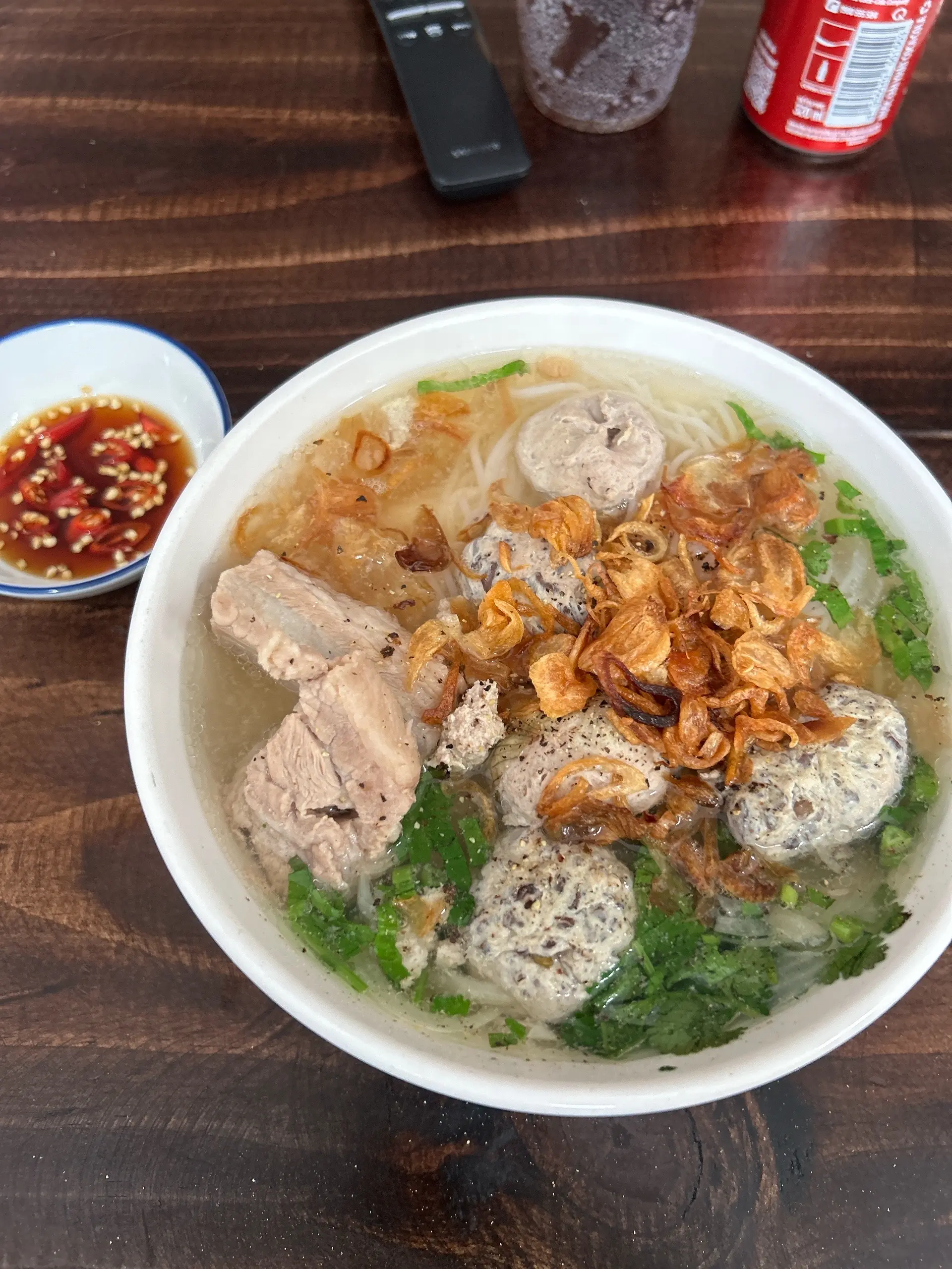 Hình ảnh hủ tiếu mọc sườn chả