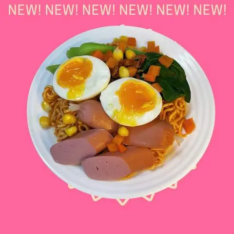 Hình ảnh Mì Trộn (Trứng + Xúc Xích)