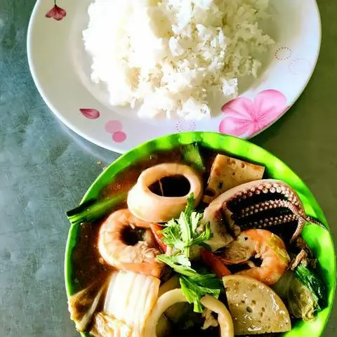 Hình ảnh Cơm trắng xào hải sản