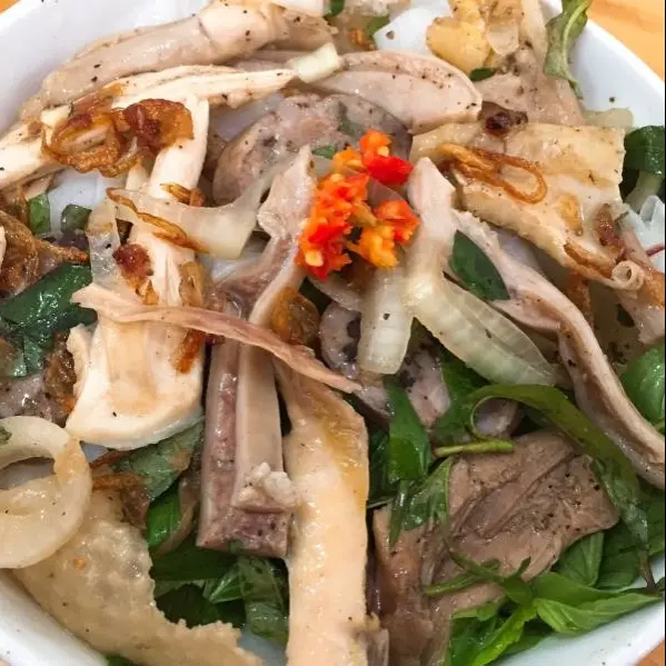 Hình ảnh Bánh Ướt Lòng Gà Đầy Đủ