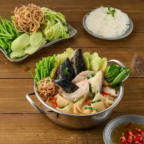 Hình ảnh Lẩu Đầu Cá Hồi Na Uy Chua Cay (2 người)