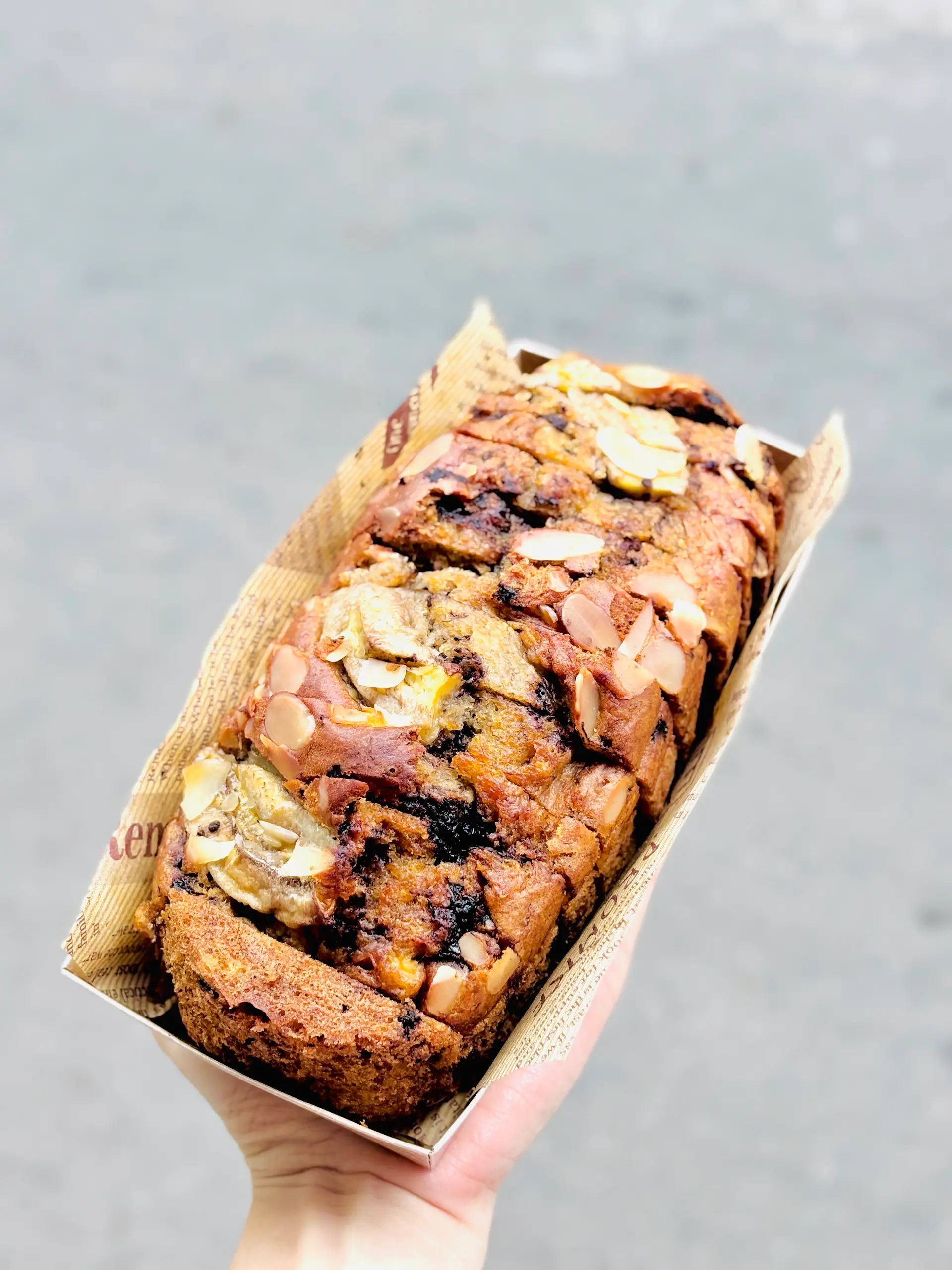 Hình ảnh Bánh bông lan chuối chocolate nửa ổ