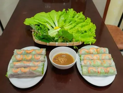 Hình ảnh 1 GỎI CUỐN TÔM THỊT + BÚN + RAU THƠM CÁC LOẠI + TƯƠNG ĐẬU