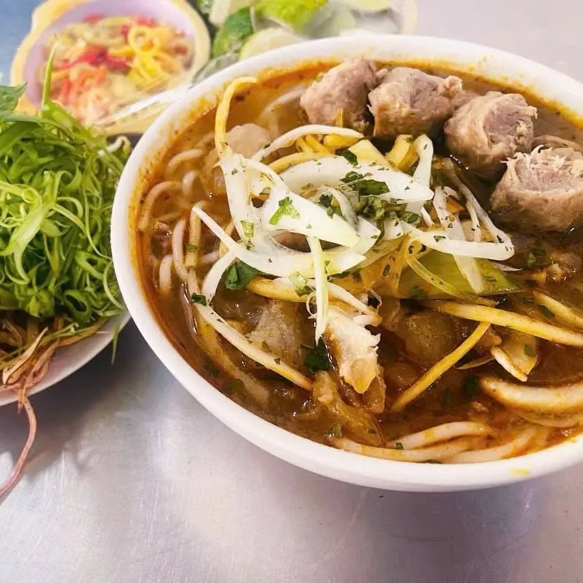 Hình ảnh Bún bò nạm bò viên