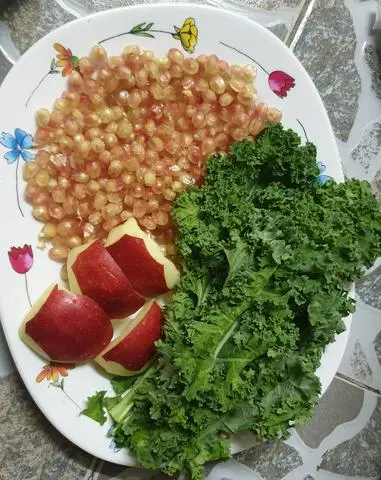 Hình ảnh Nước ép cải kale - Táo - Lựu