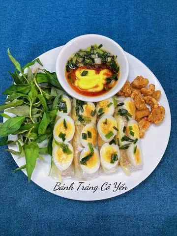 Hình ảnh Bánh Tráng Cuộn Trứng