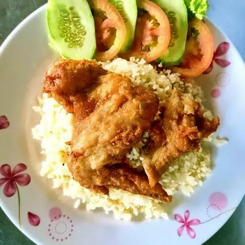 Hình ảnh Cơm chiên cánh gà 