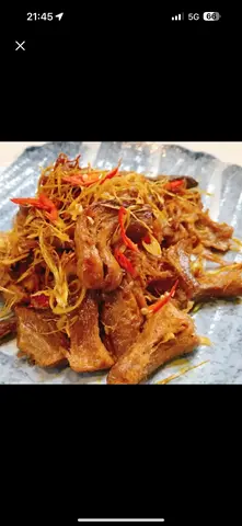 Hình ảnh Nấm xào cà ri sả ớt