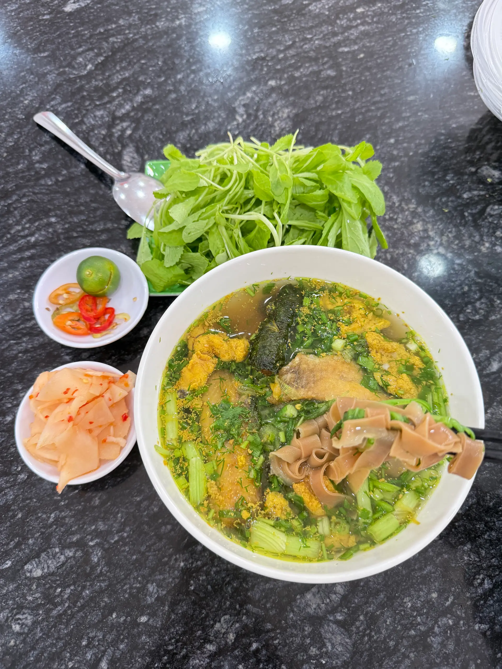 Hình ảnh Bánh đa cá rô đỏ