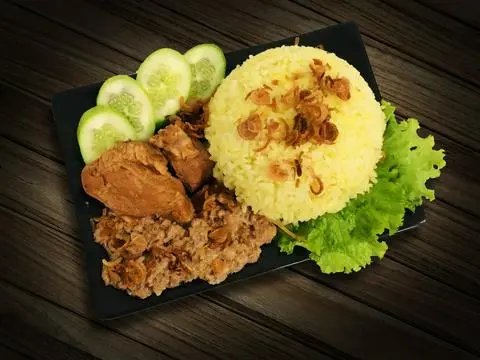 Hình ảnh Cơm thịt hầm nhừ tảng lớn mixed Pate Hải Phòng