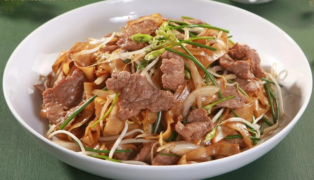 Hình ảnh Hủ tiếu áp chảo bò