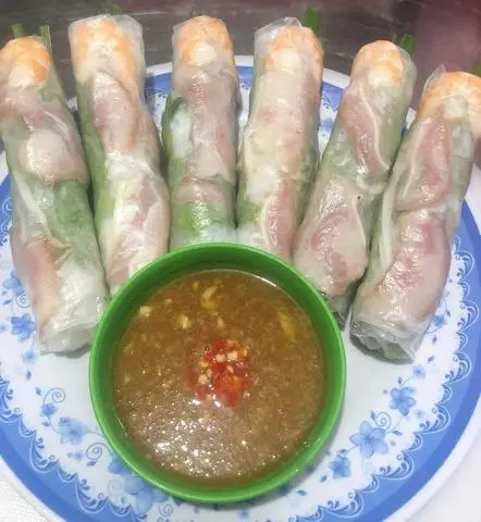 Hình ảnh Gỏi cuốn tôm tai heo - chấm mắm nêm