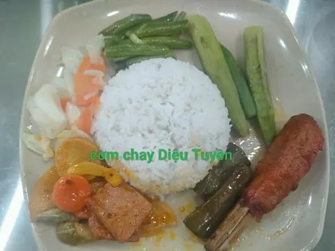 Hình ảnh cơm đùi gà chay 