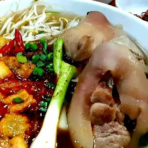 Hình ảnh Hủ tiếu giò heo - thịt heo băm