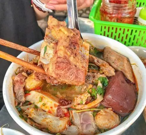 Hình ảnh Bún Bò Tái Sụn