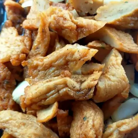 Hình ảnh Cơm chả cá sốt cà