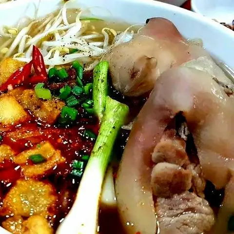 Hình ảnh Hủ tiếu giò heo - bò viên