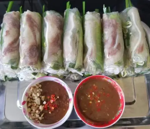 Hình ảnh Gỏi cuốn tai heo - chấm tương