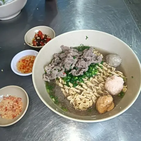 Hình ảnh Mì Nước bò tôm chả cua bò viên 