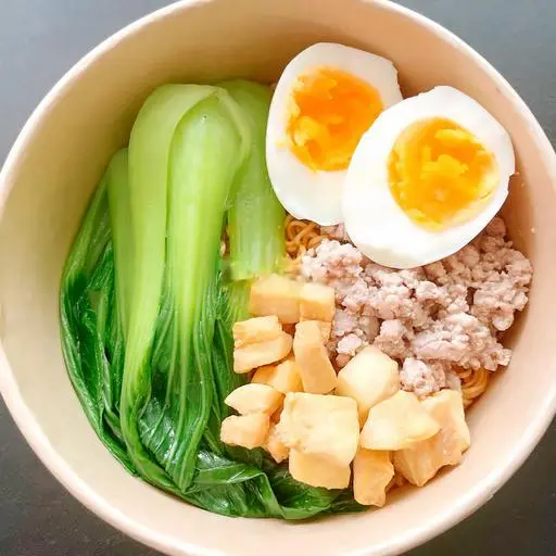 Hình ảnh Mì Trứng Thịt Bằm Tóp Mỡ