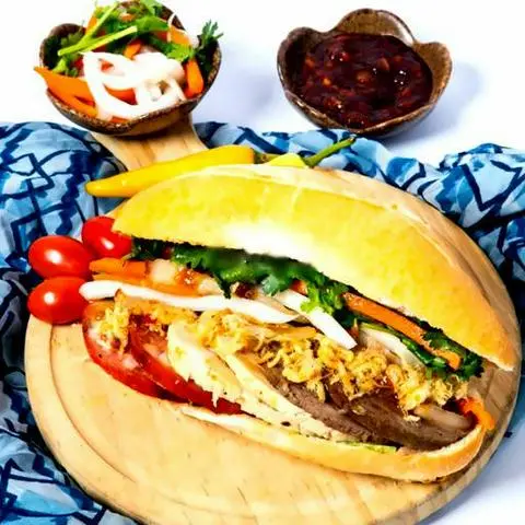 Hình ảnh Bánh mì chả - chà bông