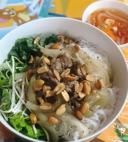 Hình ảnh Bún thịt xào