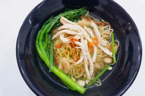 Hình ảnh Mì gà xé