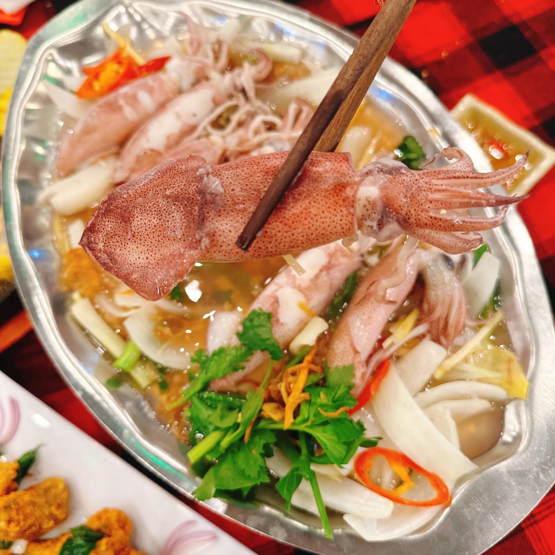 Hình ảnh Mực trứng câu hấp gừng