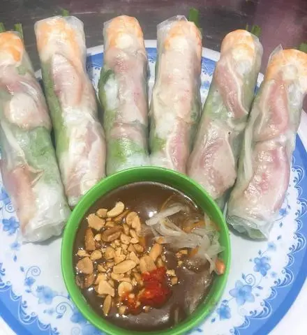 Hình ảnh Gỏi cuốn tôm tai heo - chấm tương