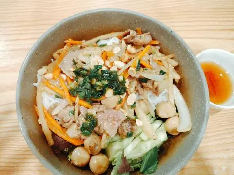 Hình ảnh Bún chả giò chay
