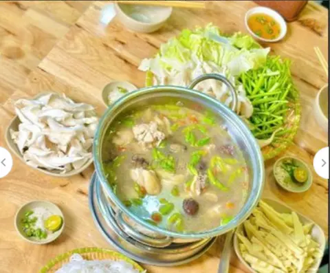 Hình ảnh Lẩu gà ớt hiểm