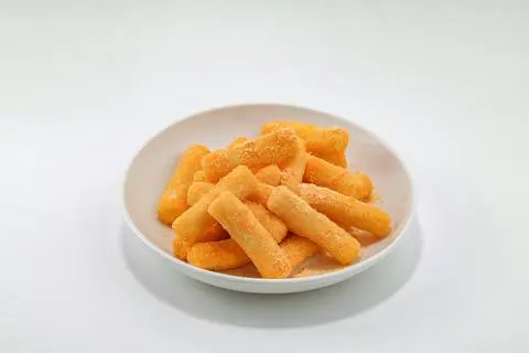 Hình ảnh Cheese tokkochi (bánh gạo lắc phô mai)