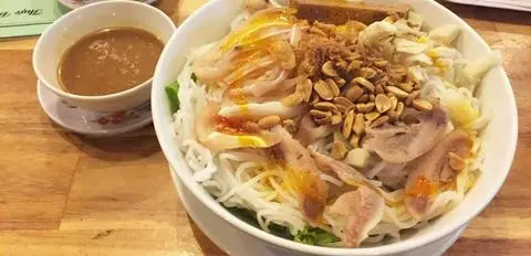 Hình ảnh Bún mắm nêm tai heo