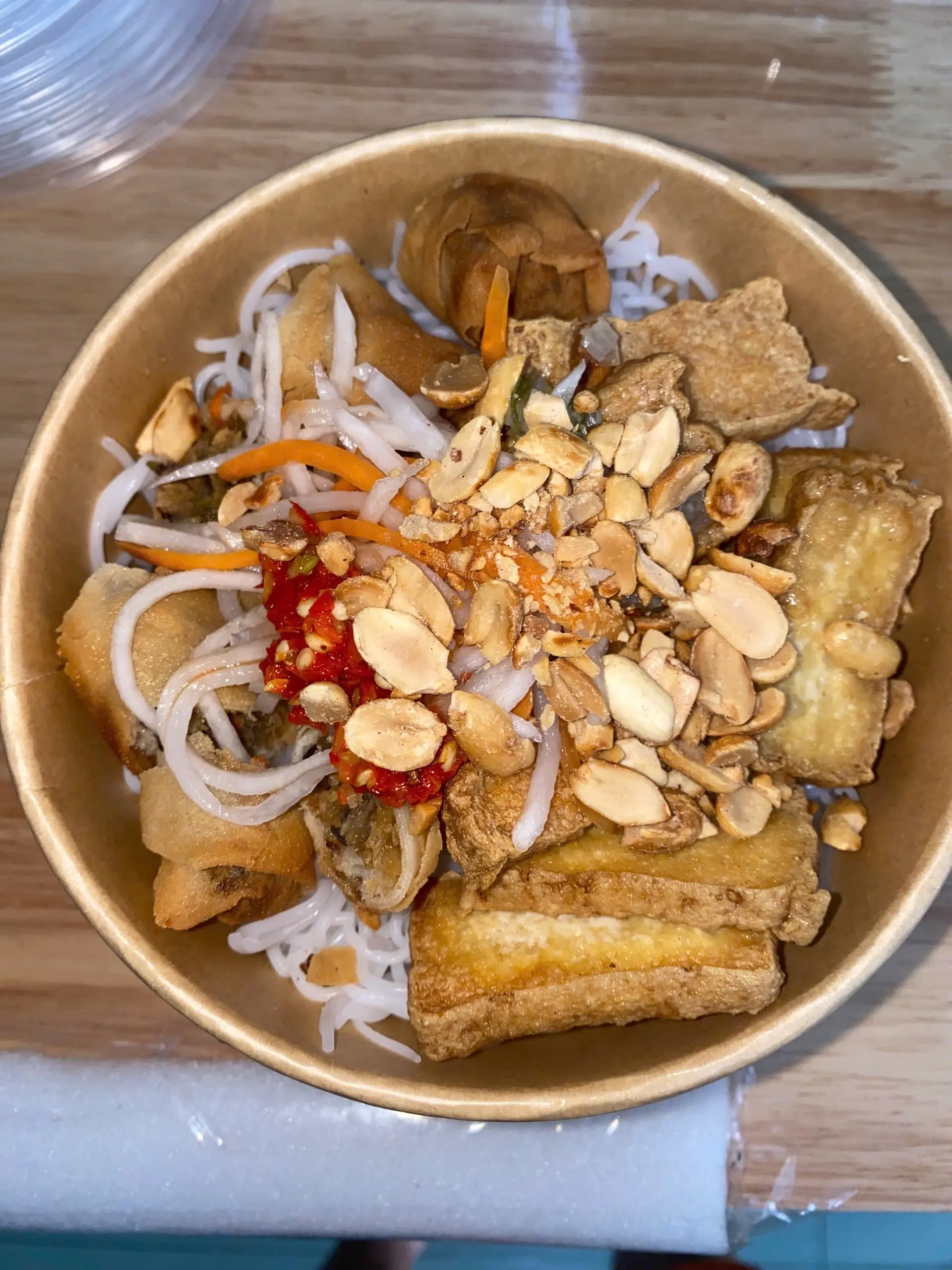 Hình ảnh Bún nước tương Tàu hủ+Chả giò chay