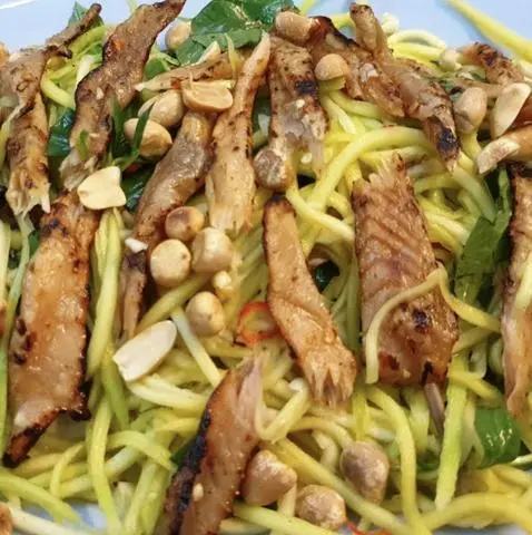 Hình ảnh Gỏi xoài khô lóc ngon