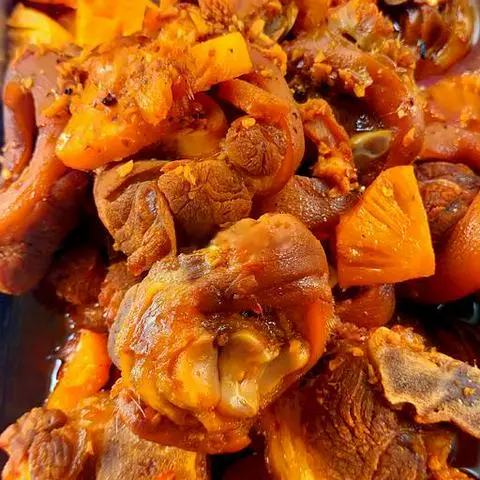 Hình ảnh Cơm giò heo kho thơm