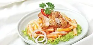 Hình ảnh nui xào gà mắm tỏi 