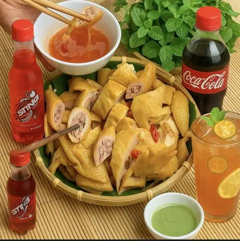 Hình ảnh Combo gà ủ muối 2 người ăn tặng kèm 2 coca