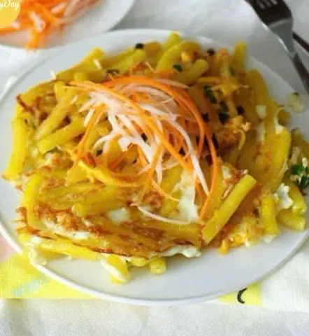 Hình ảnh Nui chiên 2 trứng (Tặng kèm nước uống)