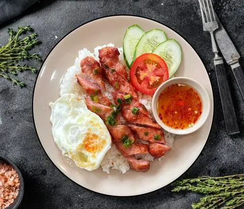 Hình ảnh Cơm tấm nem nướng