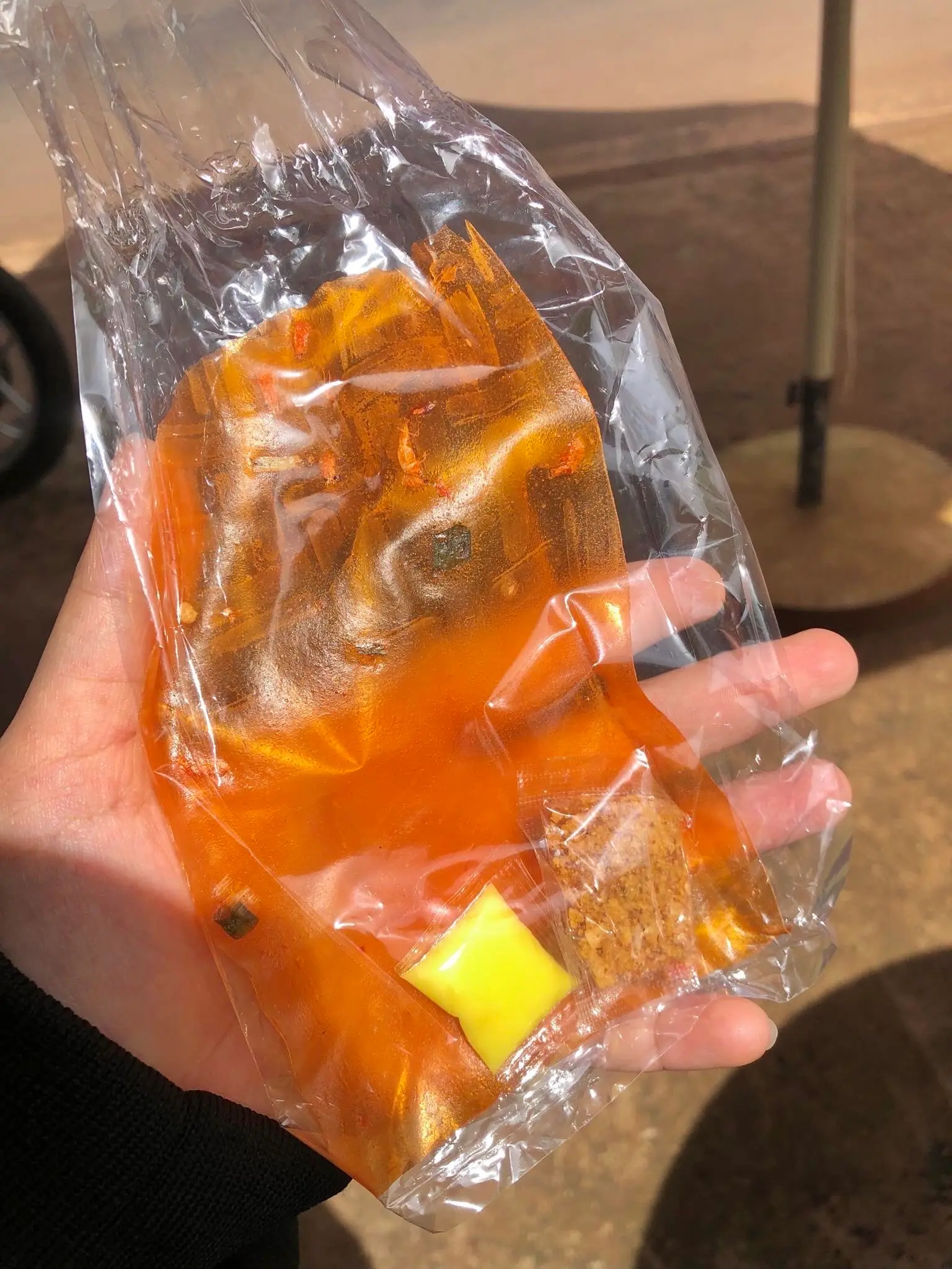 Hình ảnh Bánh Tráng Xâu Cuộn Bơ