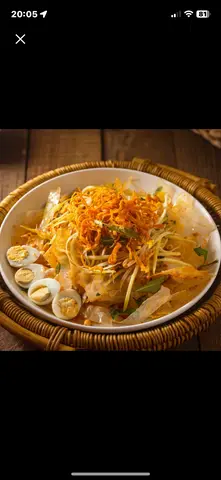 Hình ảnh Bánh Tráng Trộn + Khô Gà + 2 Trứng Cút